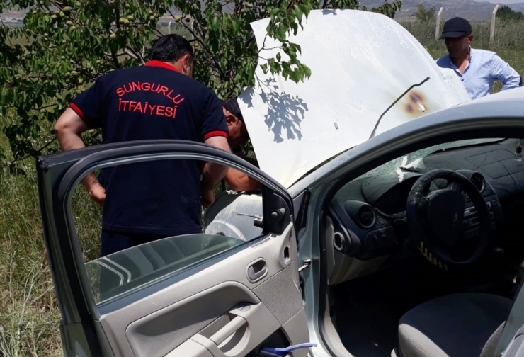 Kaza Yapan Araç Alev Aldı: 4 Yaralı