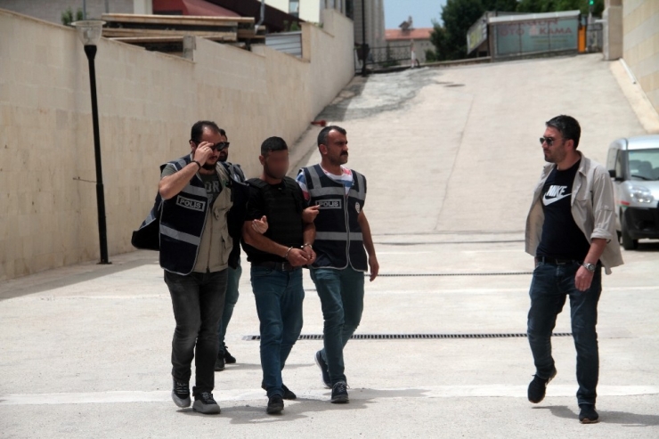 Evini Bastığı Kadını Öldüren, Kocasını İse Yaralayan Şüpheli Adliyeye Sevk Edildi