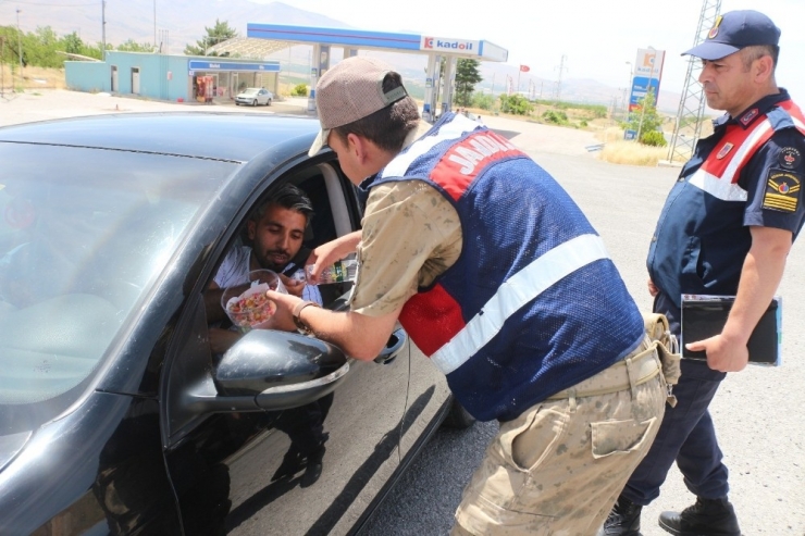 Anne Ve Babaların Trafik Karnesini Çocukları Dolduracak
