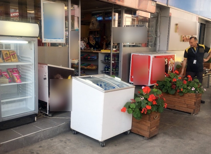 Pendik’te Akaryakıt İstasyonunda Silahlı Soygun