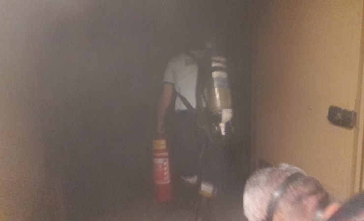 Siirt’te Akü Deposunda Çıkan Yangın Korkuttu