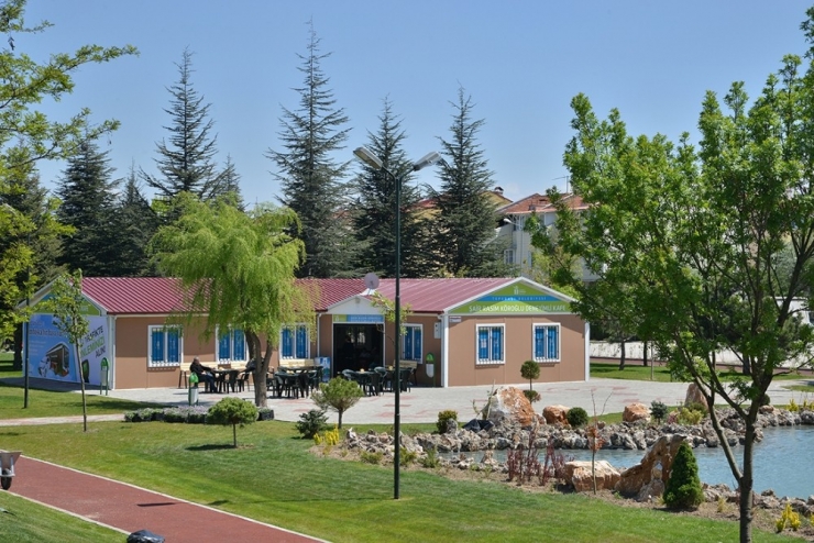 Tepebaşı’nda Deneyimli Kafeler Sosyalleşmenin Adresi Oldu