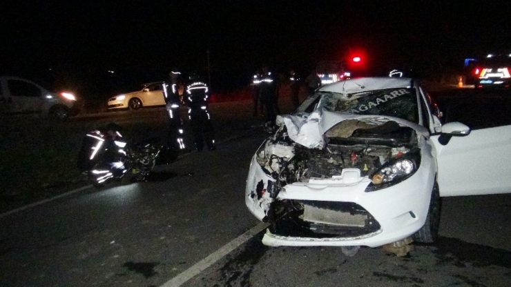 Otomobille Çarpışan Motosiklet Sürücüsü Hayatını Kaybetti