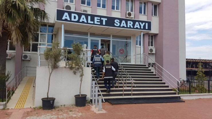 Balıkesir’de 9 Fetö Üyesi Ve 4 İnsan Kaçakçısı Tutuklandı