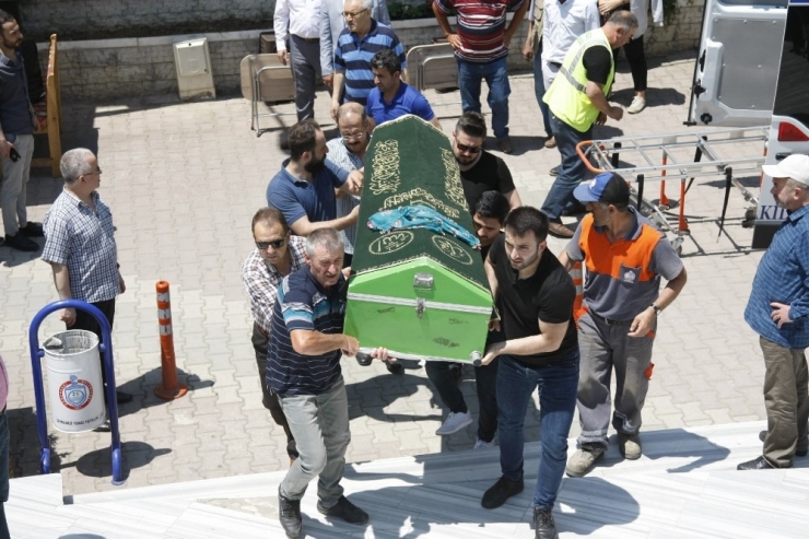 Tekirdağ’da 5 Arkadaşı İle Birlikte Kazada Can Veren Melike Toprağa Verildi