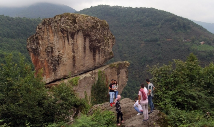 Efsaneyi Duyan Geliyor