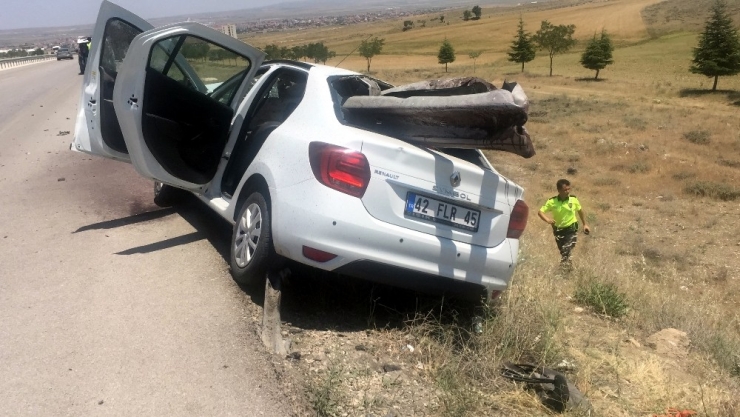 Bariyer Otomobile Ok Gibi Saplandı: 2 Yaralı