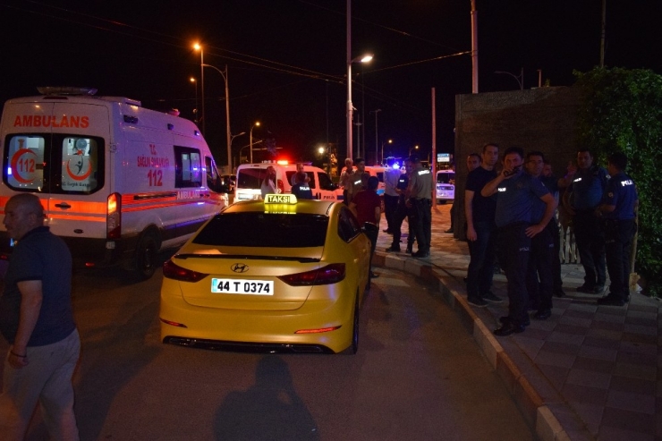Alt Geçitte İntihar Girişimini Polis Engelledi