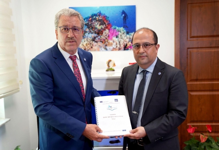 Egeli Akademisyenlerden ‘Başarı Hikayesi’