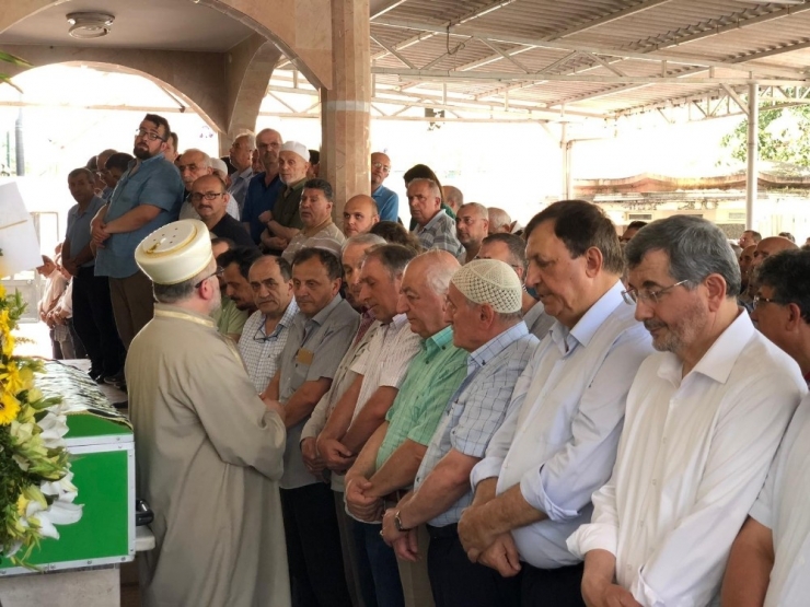 Sakaryasporlu Eski Futbolcu Son Yolculuğuna Uğurlandı