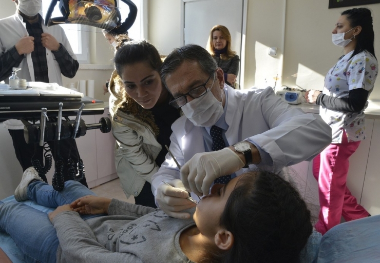 Çukurhisar Diş Kliniği’ne Vatandaşlardan Yoğun İlgi
