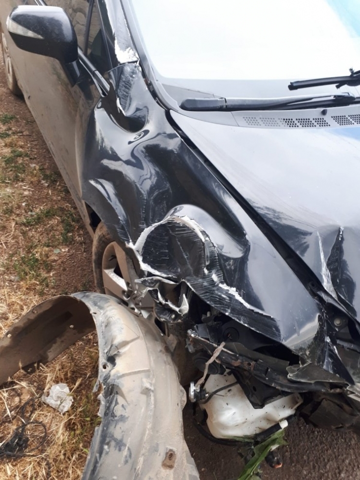 Şuhut’ta Otomobil Tarlaya Girdi: 2 Yaralı