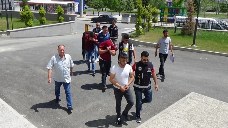 Karaman’da Uyuşturucudan Gözaltına Alınan 3 Kişi Tutuklandı