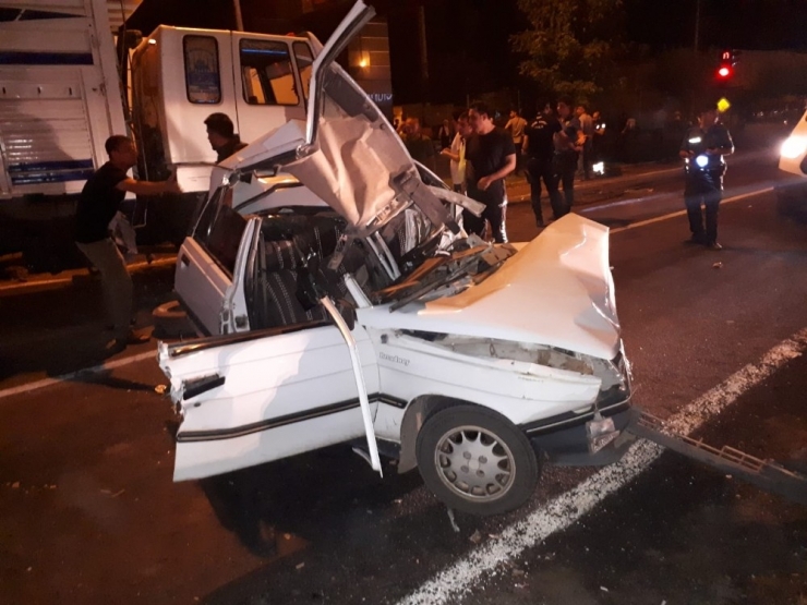 Zincirleme Kazada Araçlar Hurdaya Döndü