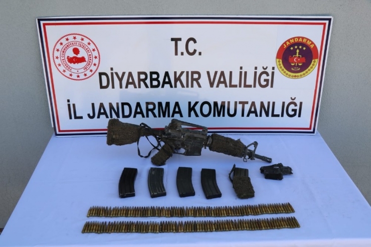 Diyarbakır’da Biri Gri Kategoride Aranan İki Terörist Etkisiz Hale Getirildi