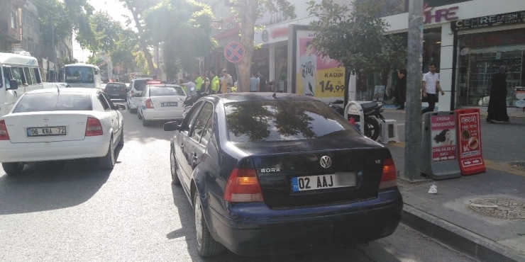 Trafik Polisleri Uyarı Levhasına Aldırış Etmeyenleri Affetmedi