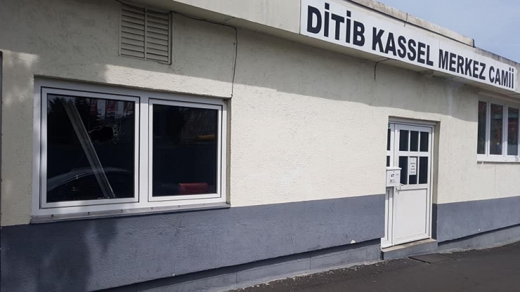 Almanya’da Diyanet Camisine Saldırı
