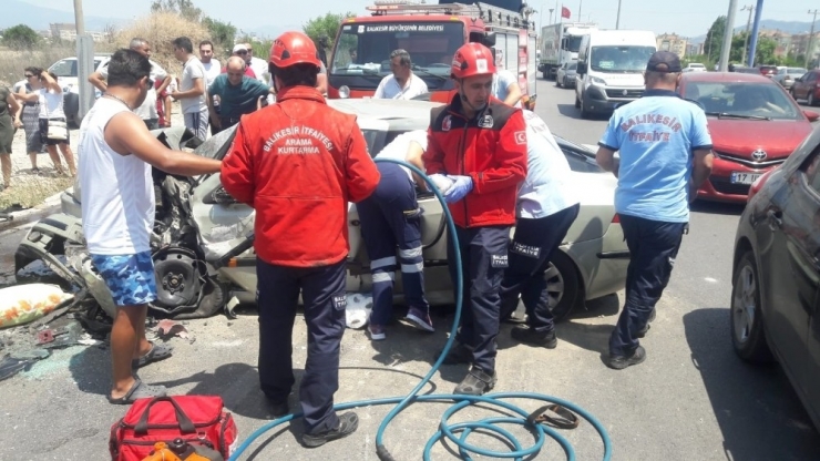 Burhaniye’de Trafik Kazası: 4 Yaralı