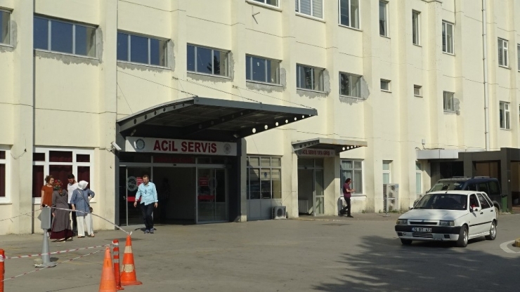 Başına Güneş Geçen Genç Havuzda Ölümden Döndü