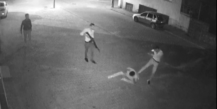 Karaman’da Tekme Tokat Dayak Güvenlik Kamerasında