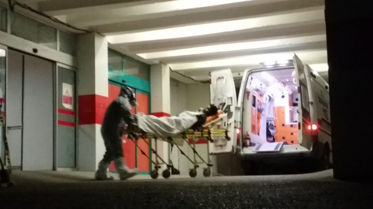 Gazdan Zehirlenen İki Kişi İstanbul’a Sevk Edildi