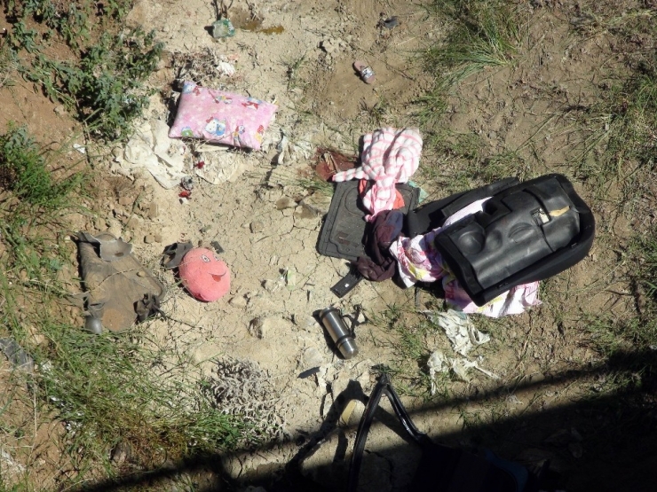 Otomobil Köprüden Uçtu: 2 Ölü, 1 Yaralı