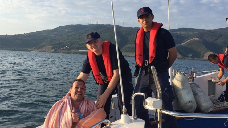 12 Saat Sonra Denizde Canlı Bulundu