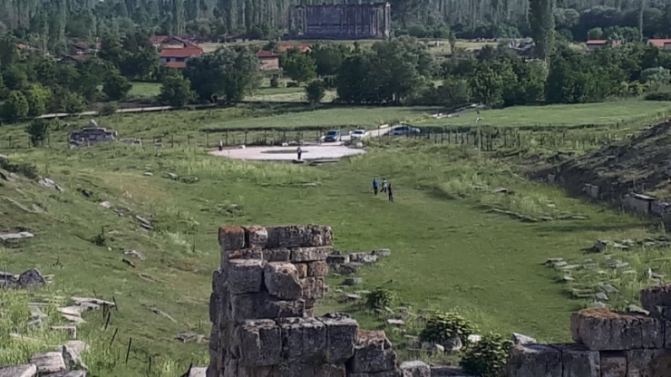 Aizonai Antik Kenti Bayramda Ziyaretçi Akınına Uğradı