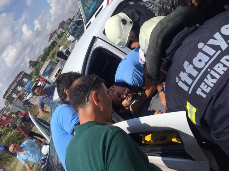 Tekirdağ’da Araçlar Kafa Kafaya Çarpıştı: 1 Ölü, 1 Yaralı