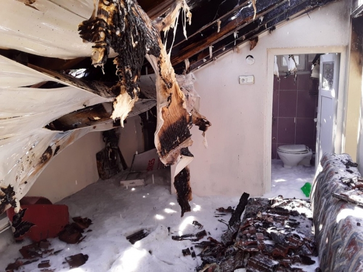 Sındırgı’da Ev Yangını