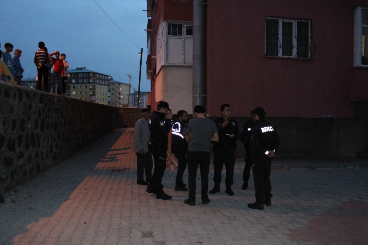 2 Yaşındaki Çocuk Dördüncü Kattan Düştü