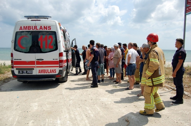 Silivri Sahilinde Boğulma Tehlikesi Geçiren Çocuk Hastanede Hayatını Kaybetti