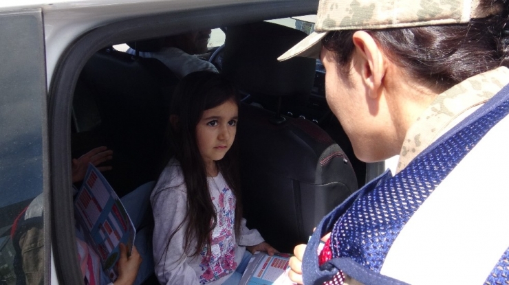 Kars’ta Trafik Uygulamaları Sürüyor