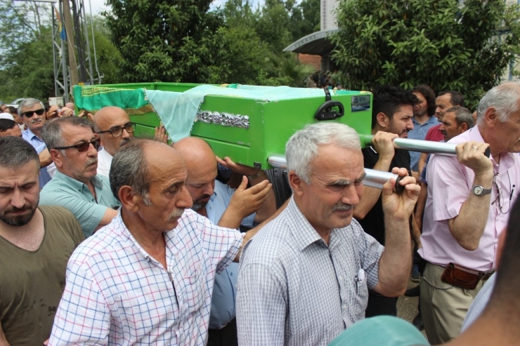 Kazada Ölen İki Kardeşe Gözyaşı