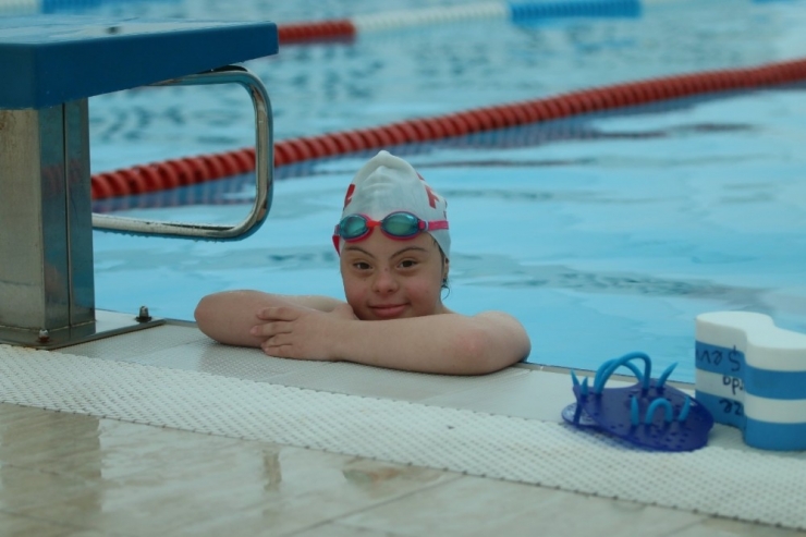 Kağıtspor’un Özel Yüzücüsü, Olimpiyatları Hedefliyor