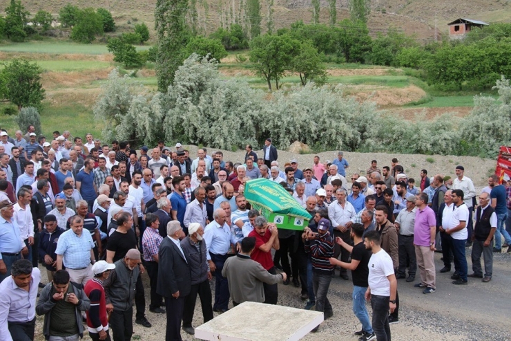 Günlüce Mürsel Gür’e Ağladı