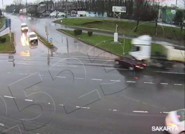 Dikkatsizlik Kazaları Beraberinde Getirdi