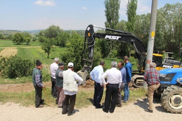 Şehitlik Yolu Genişletme Çalışmaları Başladı
