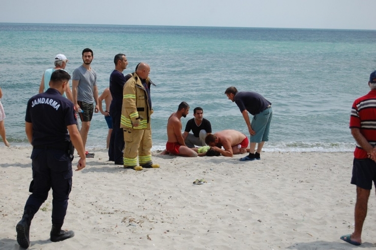 Silivri’de Denize Giren 10 Yaşındaki Çocuk Boğulma Tehlikesi Geçirdi