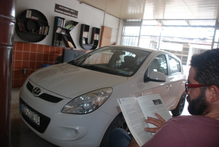 Okulu Bıraktı, Okumayı Bırakmadı