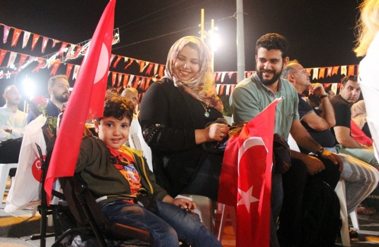 Taksim Meydanı’nda Milli Maç Heyecanı Dev Ekrana Taşındı