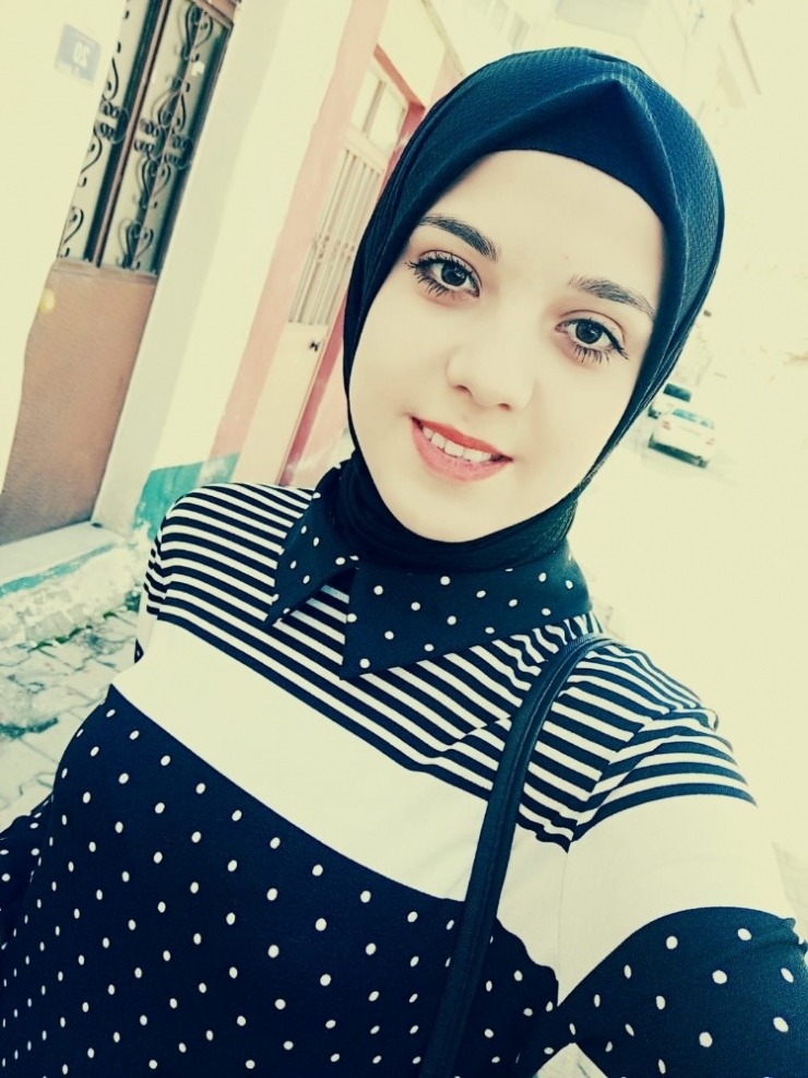 İki 2 Aydır Kayıp Olan 17 Yaşındaki Genç Kız Aranıyor