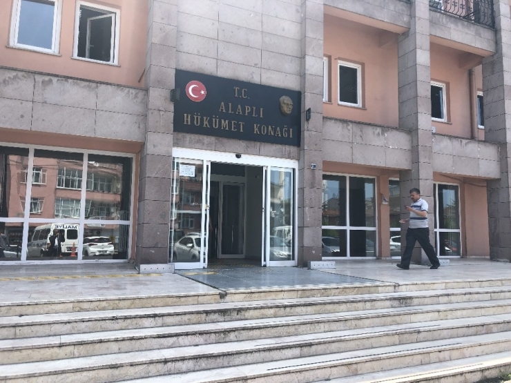 Alaplı Hükumet Konağında Asansör Aylardır Bozuk