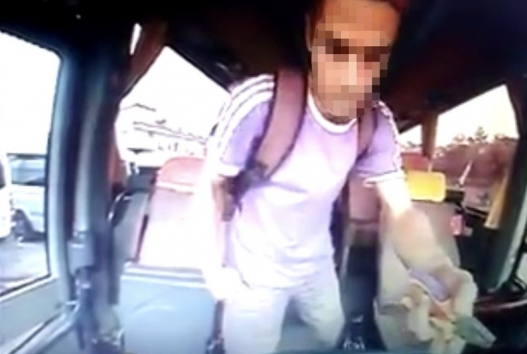 Minibüsteki 2 Bin Tl’yi Dakikalar İçinde Alıp Ortadan Kayboldu