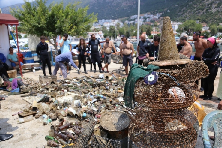 Kaş’ta Denizden Çıkmayan Kalmadı