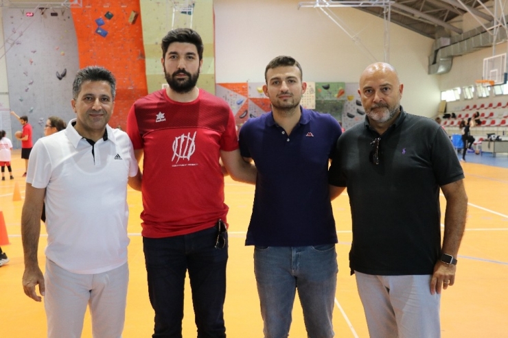 ’Basketbol Aracılığı İle Fırsat Eşitliği’ Projesinin İkinci Toplantısı Malatya’da Yapıldı