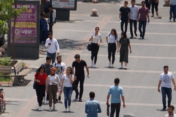 Batman’da Her İki Kişiden Biri Borçlu