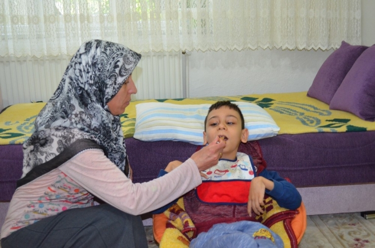 Serebral Palsi Hastası Yiğit Ali Destek Bekliyor