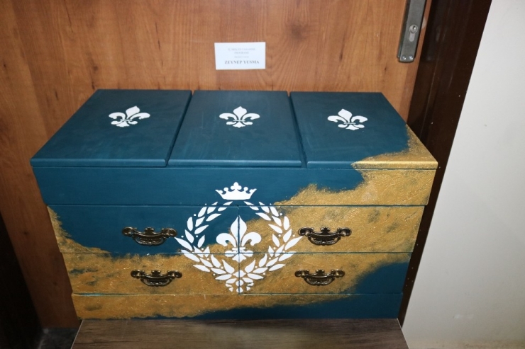 Dü Öğrencileri Atıklarla Sanat Yaptı