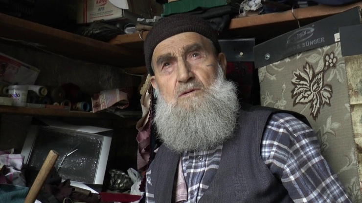 Erzurumlu Mehmet Geyik, Türkiye’de Saz Yastık İmalatı Yapan Tek Kişi Kaldı